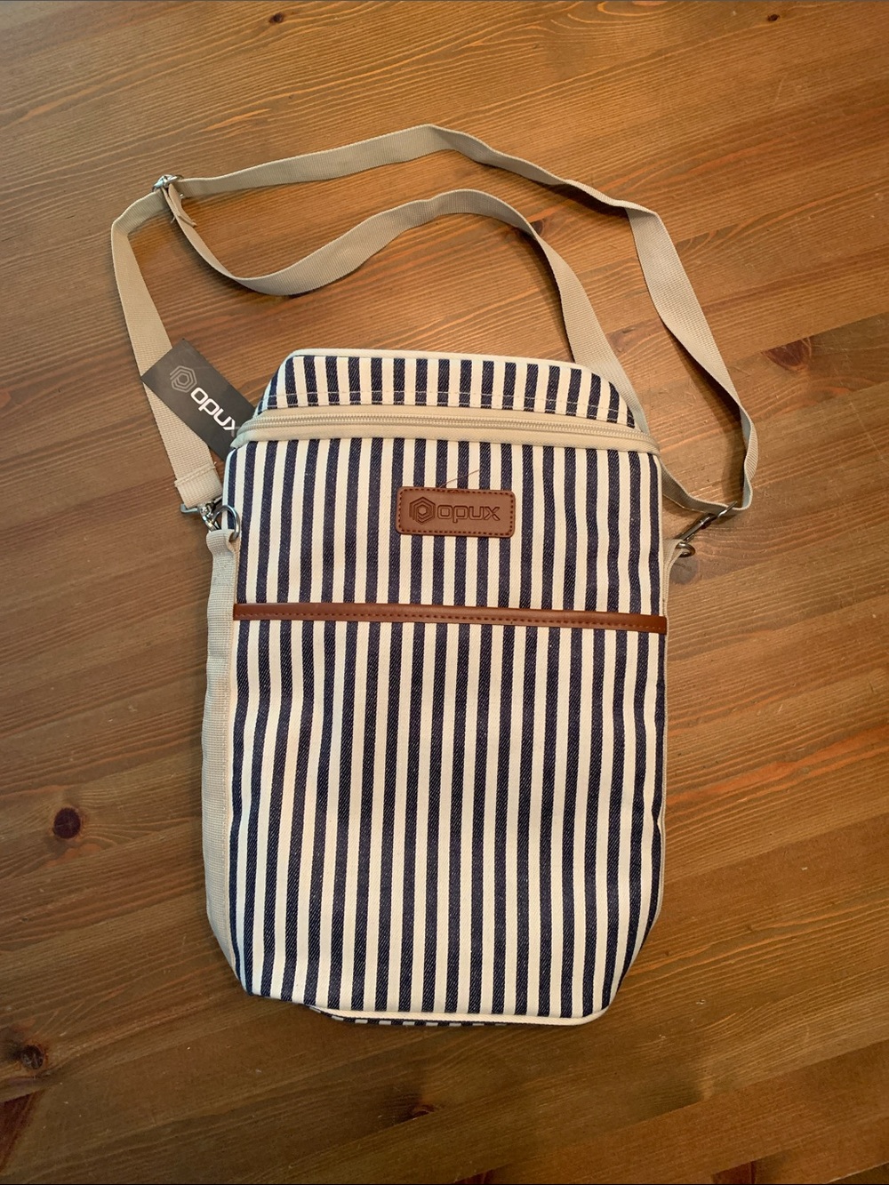 Opux wine bottle cooler bag